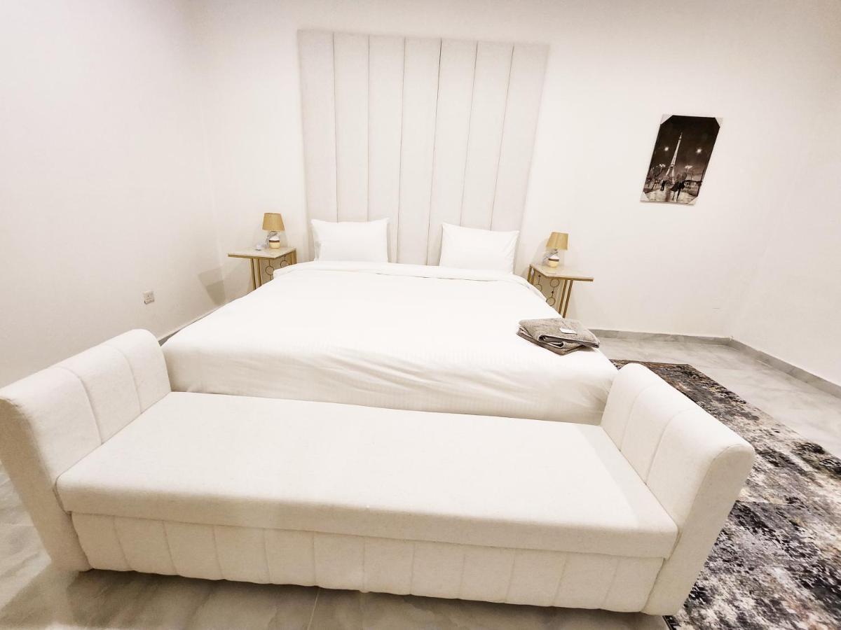 אל עין Moods Holiday Homes מראה חיצוני תמונה